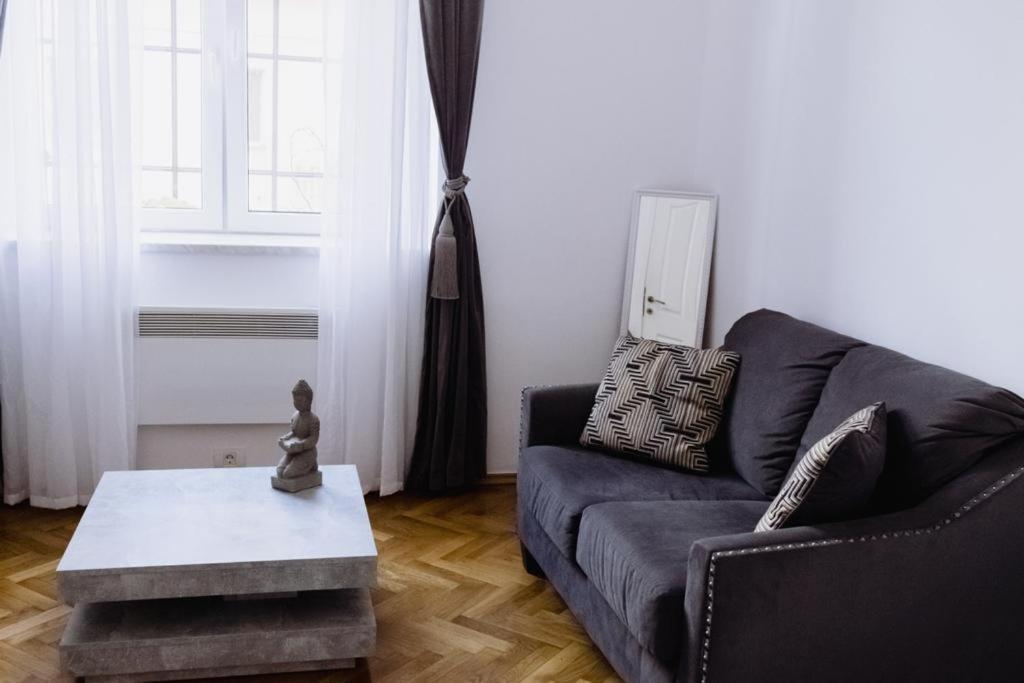 ☆ Bulevard Apartments ☆ Arad Ngoại thất bức ảnh