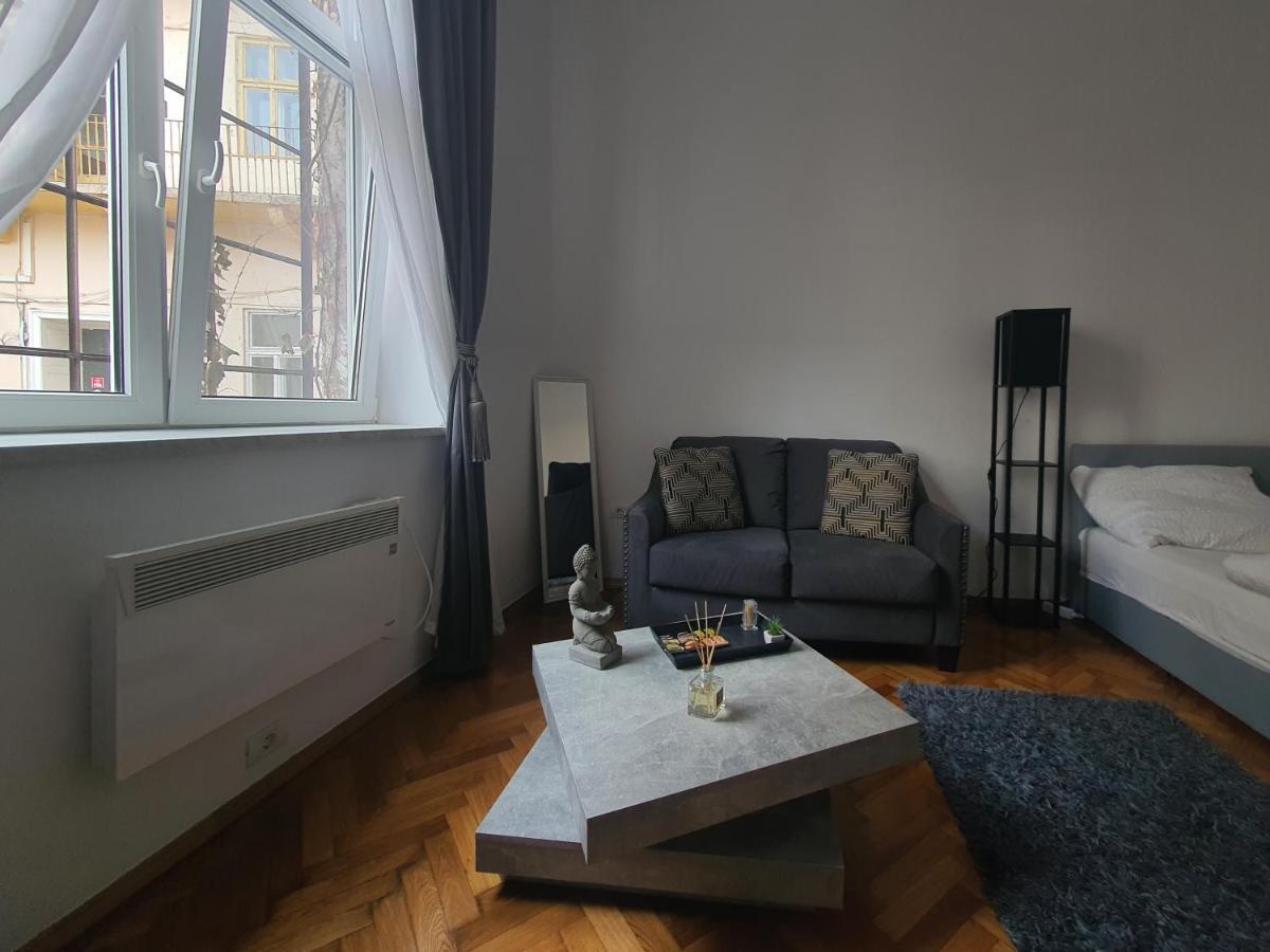 ☆ Bulevard Apartments ☆ Arad Ngoại thất bức ảnh