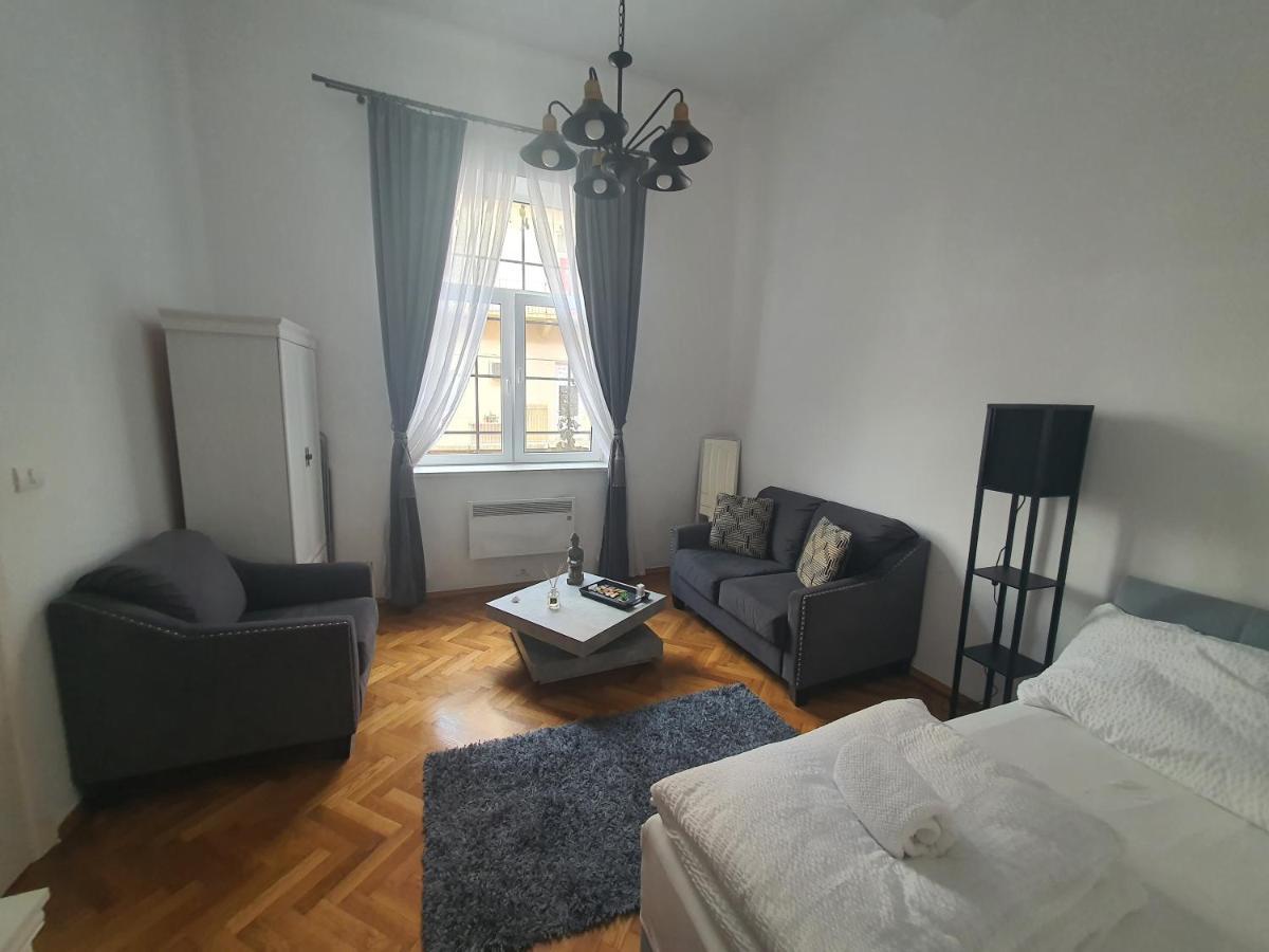 ☆ Bulevard Apartments ☆ Arad Ngoại thất bức ảnh